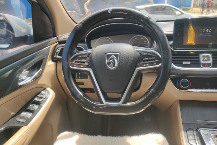Used Baojun 730 2017 1.8L iAMT Prestige Version 7 Seats Steering Wheel