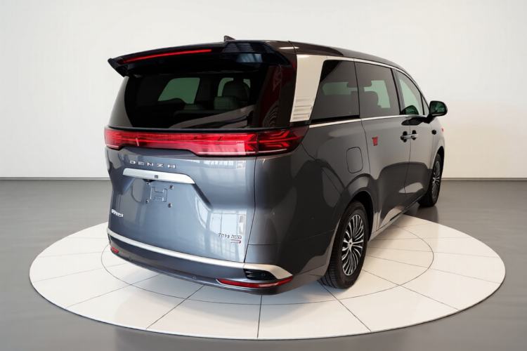 Used Denza D9 2025 DM-i Intelligent Drive 1020 Four-Wheel Drive Prestige Model
