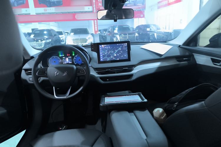 Used Hongqi E-QM5 2025 500km Range Commuter Version