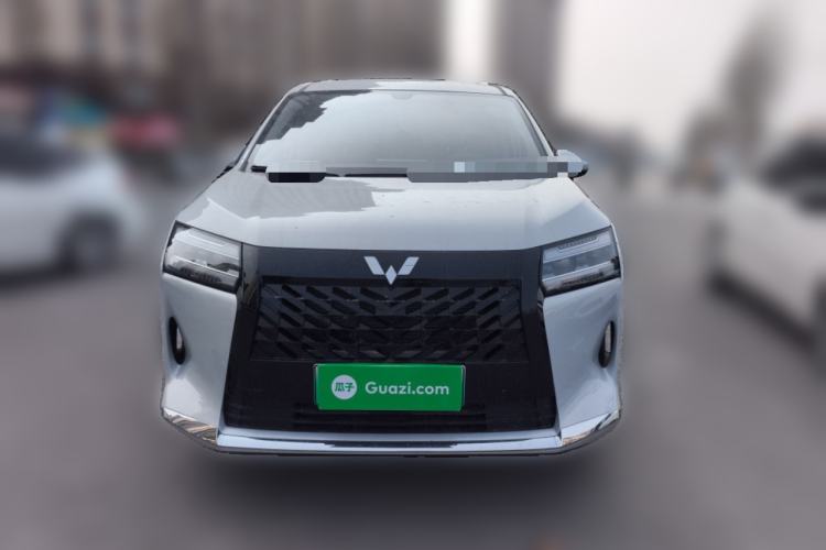 Used Wuling Wuling Starlight 730 2025 Model Plug-in Hybrid 125km Luxury Edition
