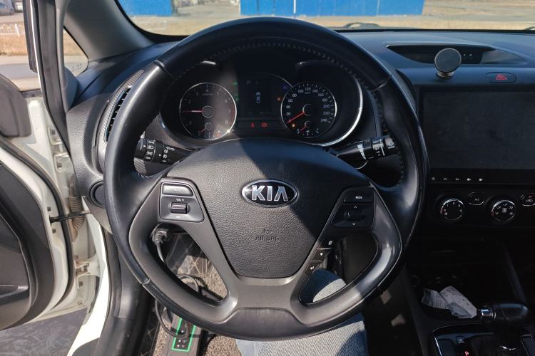 Used Kia K3 2016 1.6L Automatic GLS Steering Wheel
