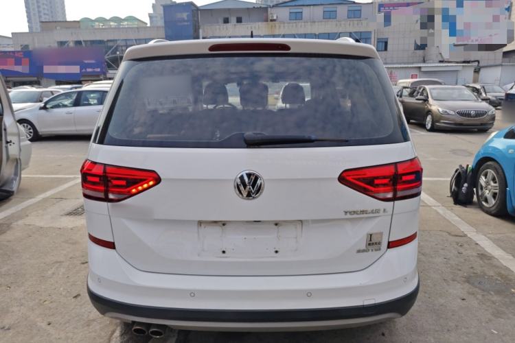 Used Volkswagen Touran 2018 Volkswagen Touran L 280TSI DSG Boundary Edition 7 Seats China VI Standard