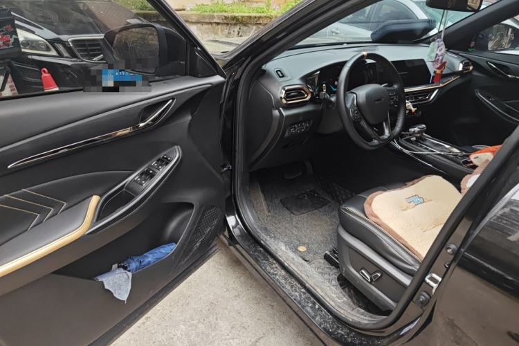 Used CHANGAN OSHAN X5 2022 1.5T DCT Xiake Edition Driver Seat