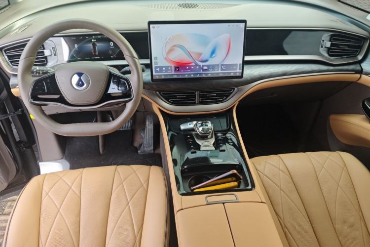 Used Denza D9 2022 DM-i 1040 Prestige Model Center Console