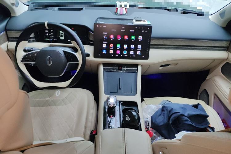 Used Hima AITO M7 2022 1.5T Four-Wheel Drive Luxury Edition Center Console