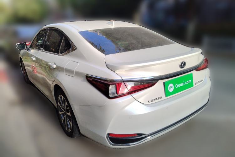 Used Lexus ES 2022 300h Excellence Edition