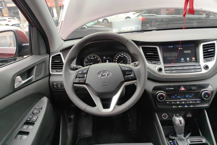 Used Hyundai Tucson 2015 1.6T Dual-Clutch Two-Wheel-Drive Smart Model

