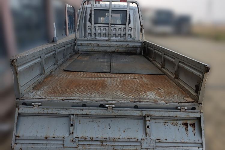 Used Foton Xiangling M 2018 1.5L Non-Load-Bearing Double-Cab with Dual Rear Tires (Cargo Version) DAM15L