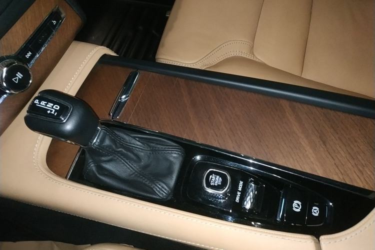 Used Volvo XC90 2018 T6 Zhiya Edition 7-seater Gear Lever