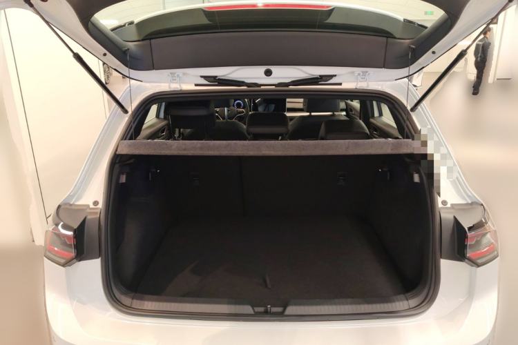 Used Volkswagen Golf 2025 300TSI R-Line Trunk