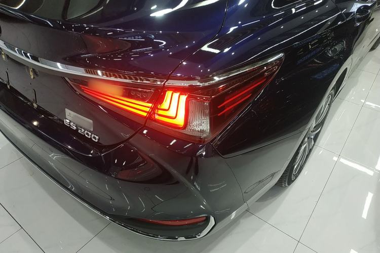 Used Lexus ES 2020 200 Excellence Edition
