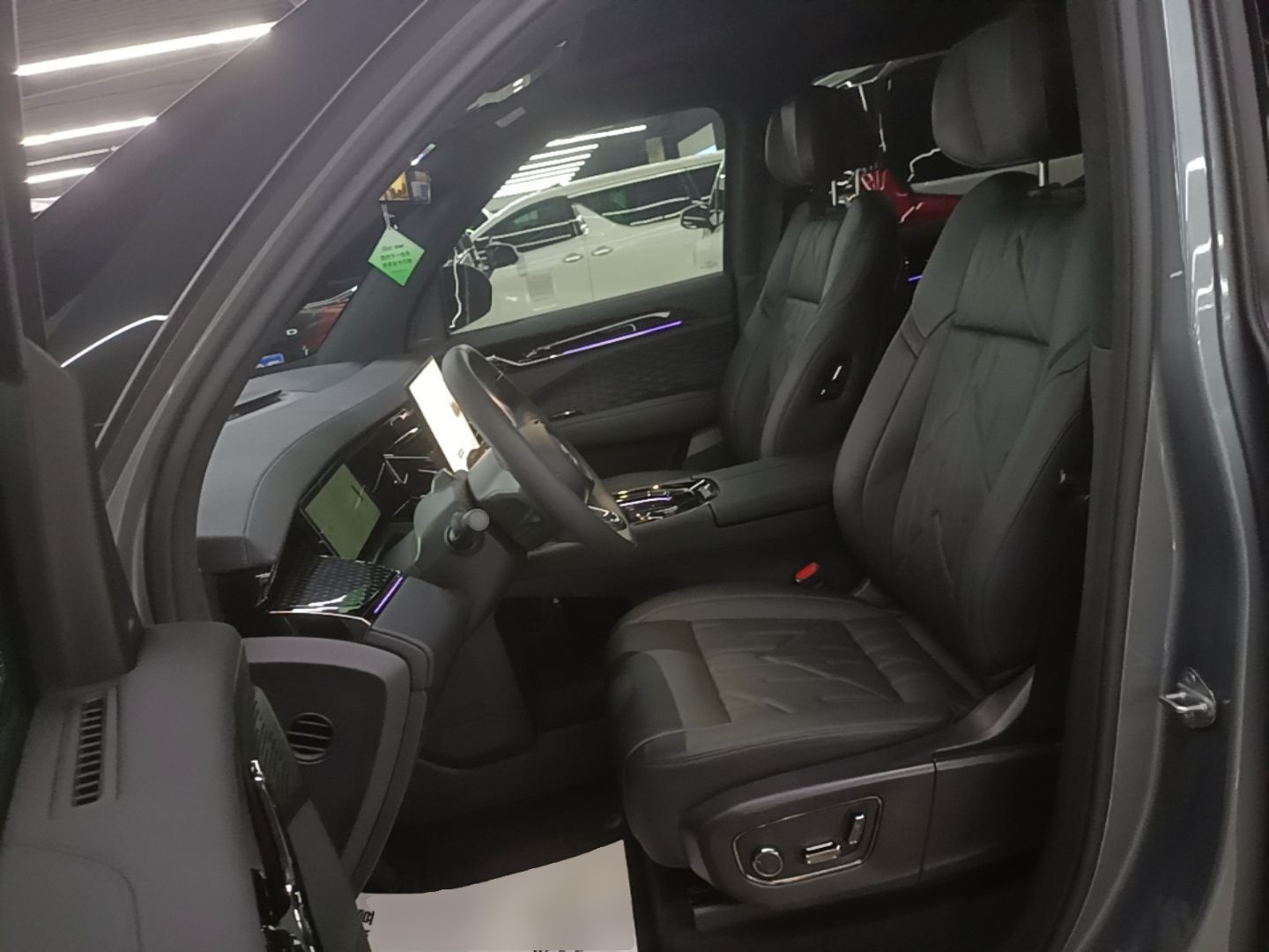 Zeekr 009 2024 Six-Seat Executive Version 4WD 108 kWh — снимка 17