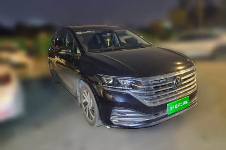 Used Volkswagen Viloran 2022 330TSI Luxury Edition Front Right 45 Deg