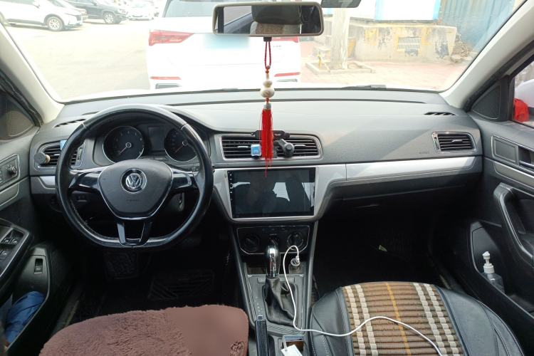 Used Volkswagen Lavida 2015 1.6L Automatic Comfort Edition
