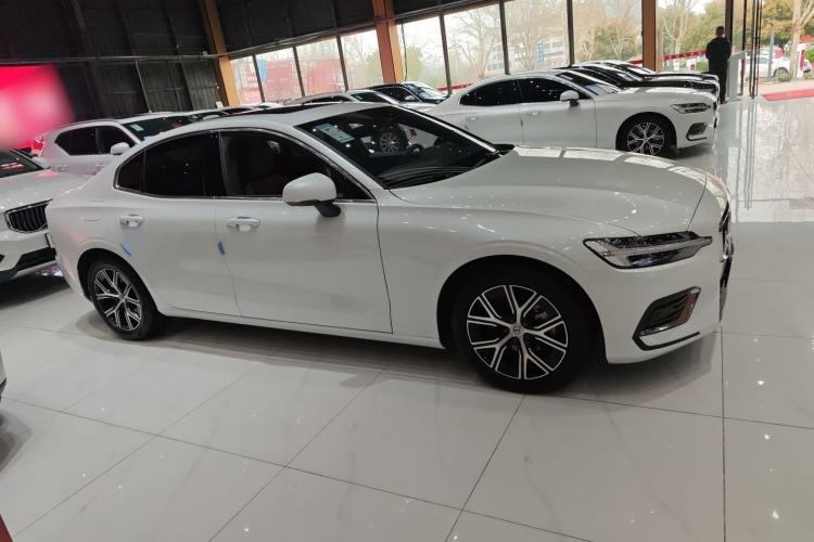 Used Volvo S60 2025 B4 Zhiyi Luxury Edition