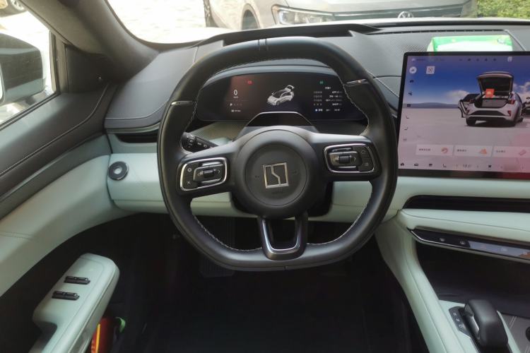 Used Zeekr 001 2024 WE Edition 100 kWh Rear-Drive Steering Wheel