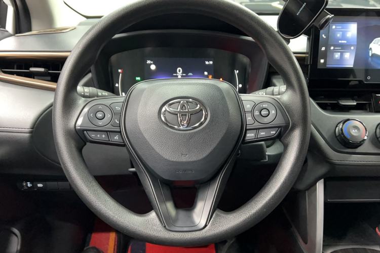 Used Toyota Corolla Cross 2024 2.0L Pioneer Edition
