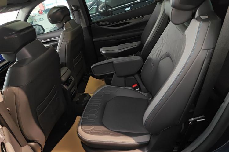 Used Ford Edge 2023 Ford Explorer L 2.0T EcoBoost Two-Wheel Drive 7-Seater Luxury Model