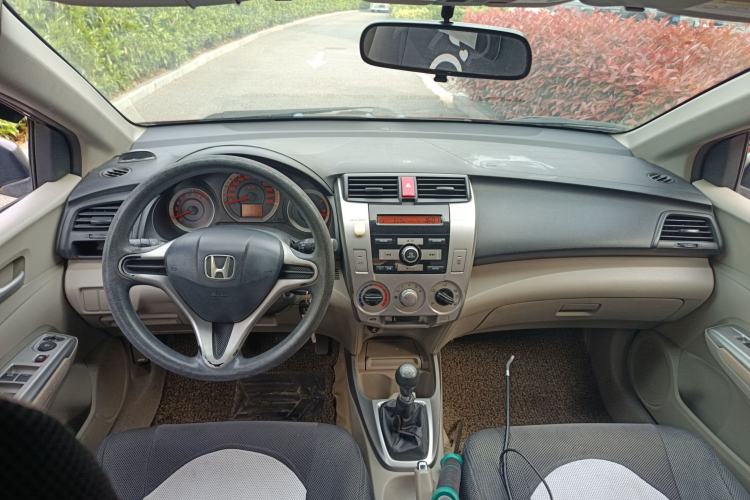 Used Honda City Classic 2008 1.5L manual Elite Edition Center Console