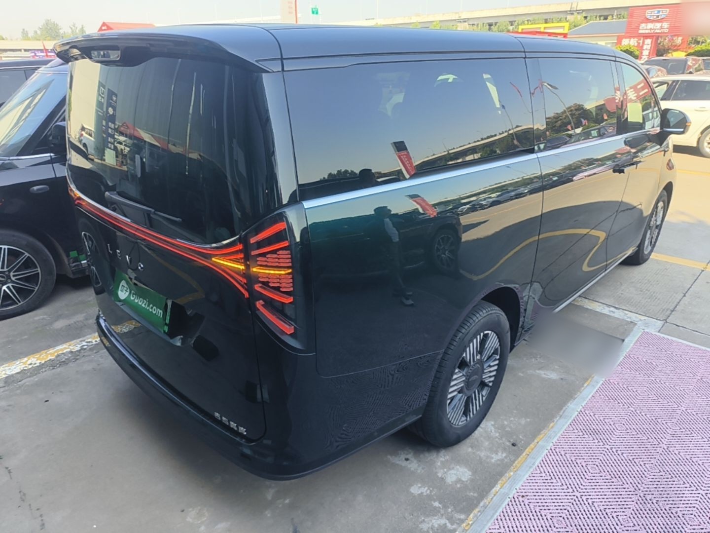Geely Galaxy LEVC L380 2024 140-Degree 6-Seater All-Wheel-Drive Ultra — снимка 6