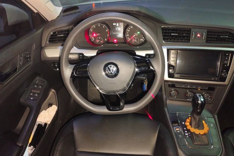 Used Volkswagen Lamando 2015 230TSI DSG Fashion Edition Steering Wheel