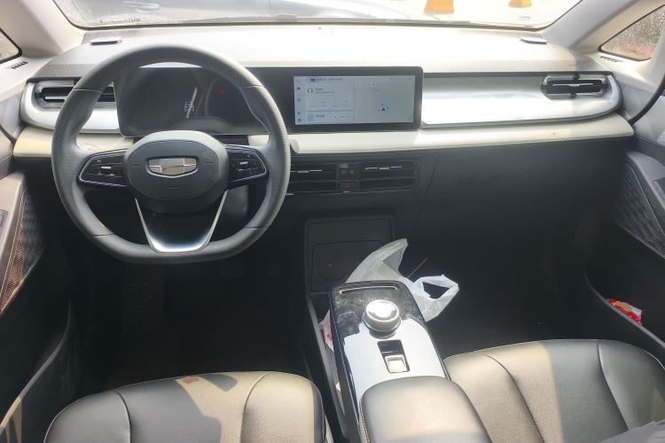 Used Geometry E Firefly 2023 320KM Cute & Handsome Tiger 5 Seats Center Console