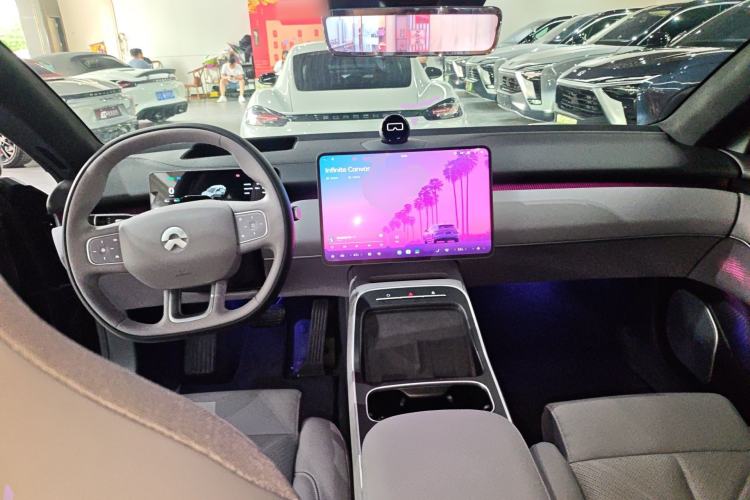 Used Nio ET5T 2024 75kWh Touring Center Console