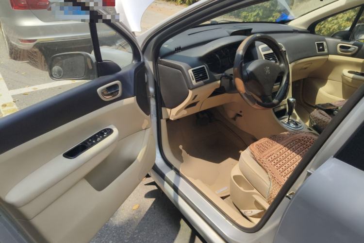 Used Peugeot 307 2010 Sedan 1.6L Automatic Comfort Edition Driver Seat