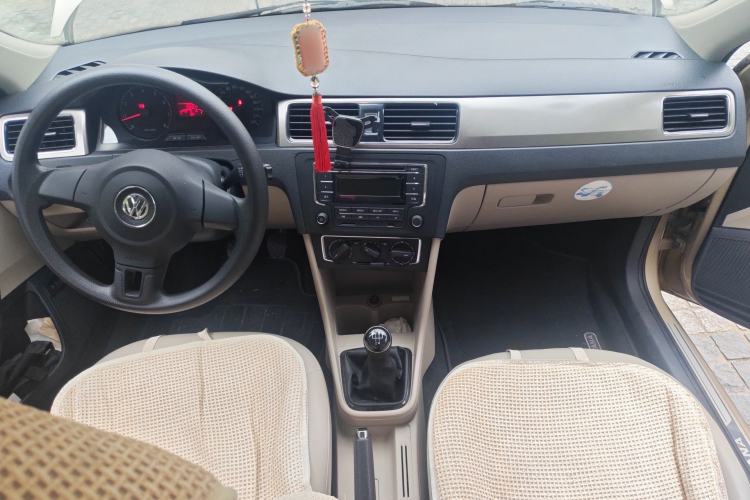 Used Volkswagen Santana 2013 1.6L Manual Comfort Edition