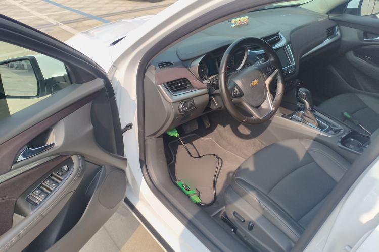 Used Chevrolet Malibu 2017 1.5T Automatic Luxury Edition Driver Seat