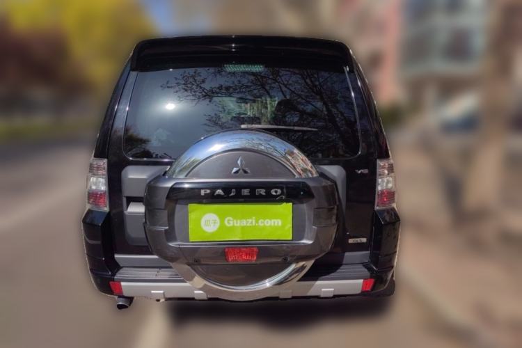 Used Mitsubishi Pajero 2016 3.0L Automatic Luxury Version China V Standard Rear