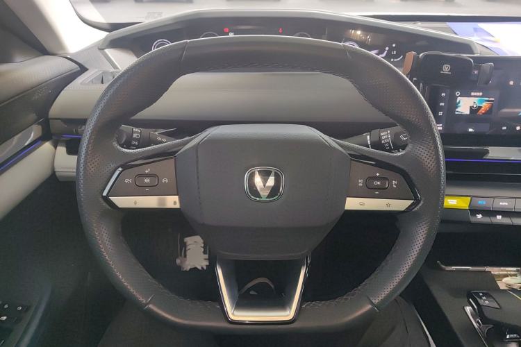 Used Changan UNI-V iDD 2023 ZhiDian iDD 1.5T 113km ZhiKu Model
