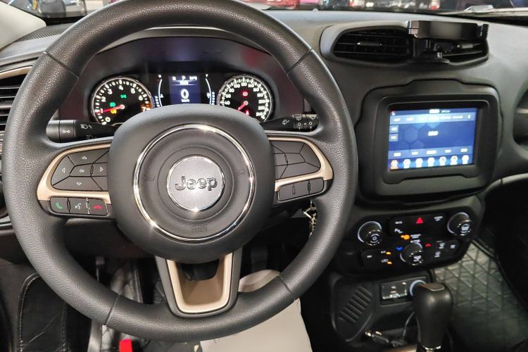 Used Jeep Renegade 2018 Connected Large Screen Version 180T Automatic High-Energy Edition