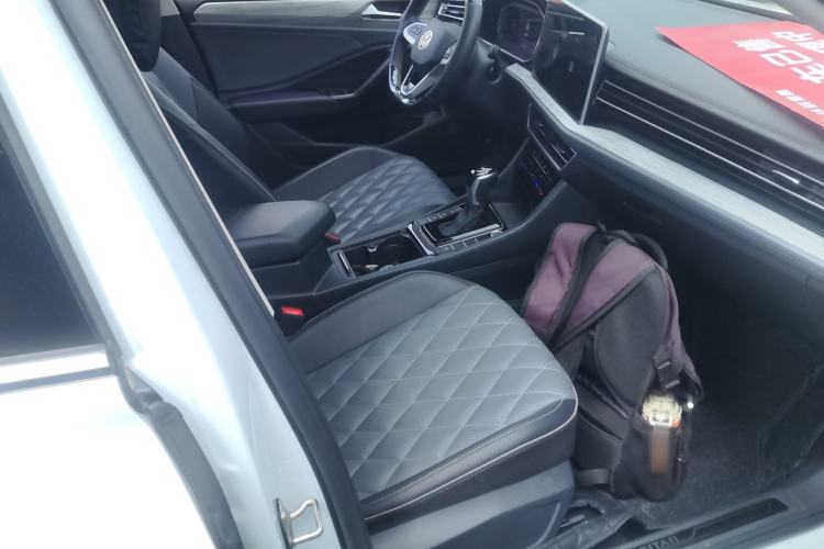 Used Volkswagen Sagitar 2023 280TSI DSG Excellence Edition Right Front Seat