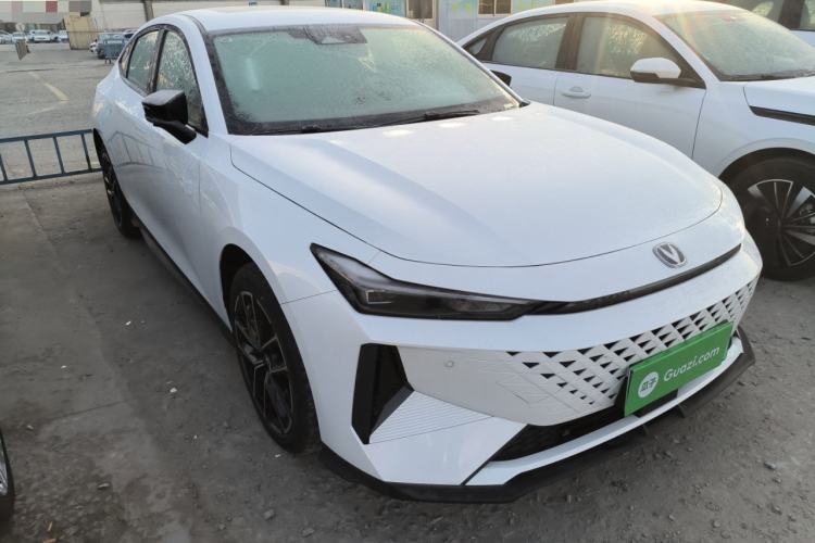 Used Changan UNI-V iDD 2024 Blue Whale Smart Electric iDD 136km ZhiKu Model