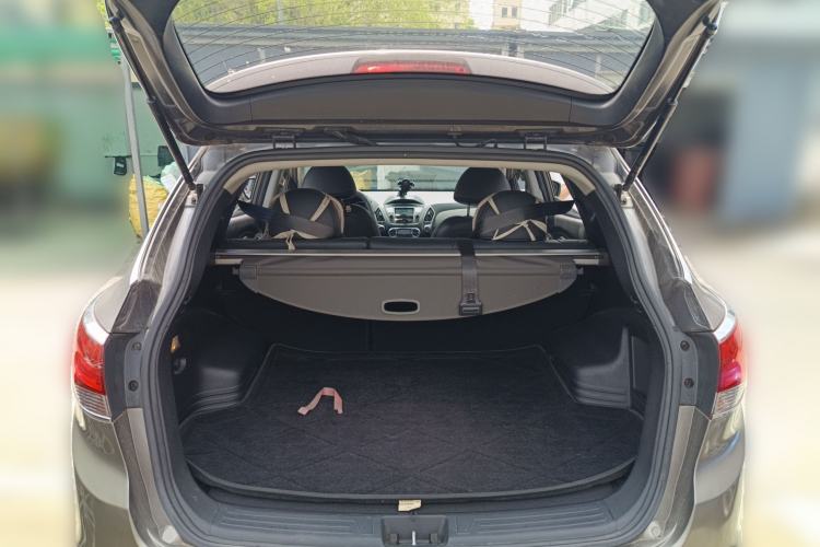 Used Hyundai ix35 2010 2.0L Automatic Two-Wheel Drive Elite Edition GLS Trunk