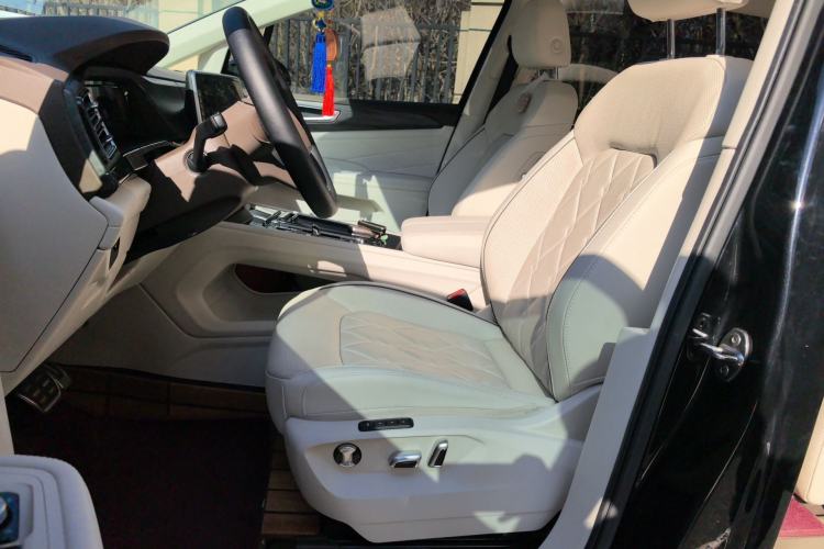 Used Volkswagen Viloran 2023 380TSI Prestige Edition Left Front Seat