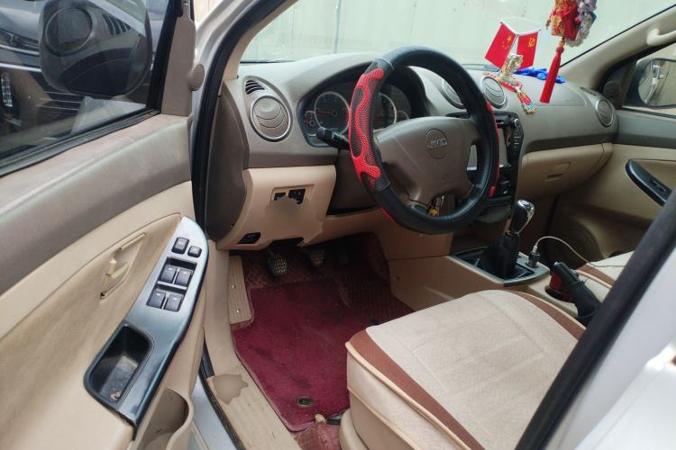 Used JMC Yuhu 7 2012 2.4T Four-Wheel Drive Manual Standard Edition JX4D24 Driver Seat