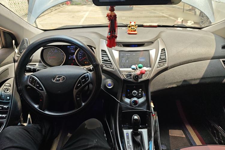 Used Hyundai Elantra (5th Generation / Langdong) 2016 1.6L Automatic Prestige Model Center Console