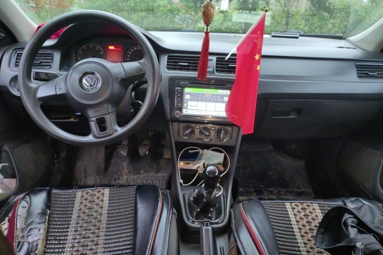 Used Volkswagen Santana 2013 1.6L Manual Fashion Edition Center Console