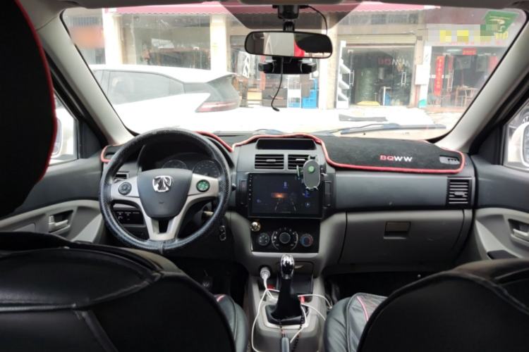 Used BAIC Weiwang M20 2017 1.5L M20S Basic Version DAM15DL Center Console