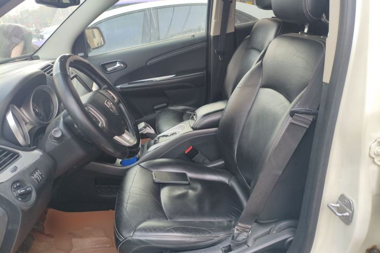 Used Dodge Journey 2013 2.4L Two-Wheel Drive Luxury Version