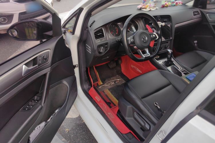 Used Volkswagen Golf 2016 1.6L Automatic Fashion Model
