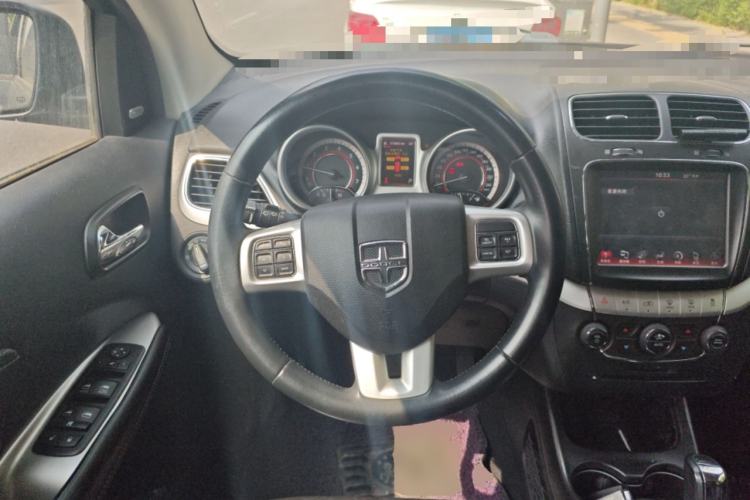 Used Dodge Journey 2013 3.6L Four-Wheel Drive Flagship Edition Steering Wheel