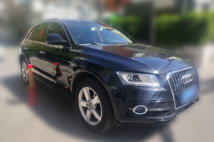 Used Audi Q5 2017 Plus 40 TFSI Ambition Model Front Right 45 Deg