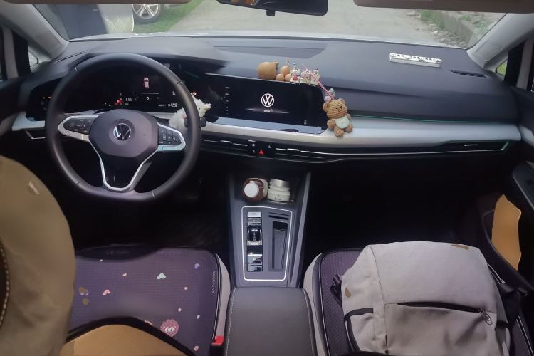 Used Volkswagen Golf 2023 Facelift 280TSI DSG Pro Center Console