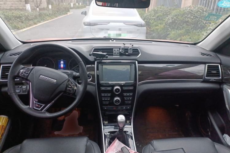 Used Haval H2 2016 Red-Label 1.5T Manual Two-Wheel Drive Luxury Model