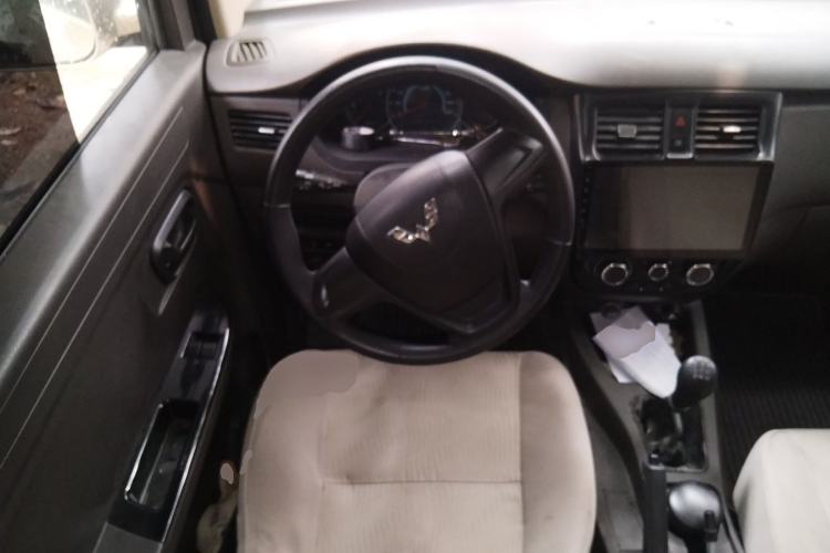 Used Wuling Rongguang V 2018 1.5L Standard Version
