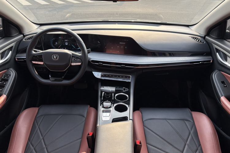 Used CHANGAN Eado 2024 PLUS Blue Whale NE 1.4T GDI DCT High-Energy Edition
