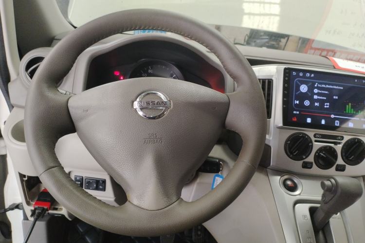 Used Nissan NV200 2014 1.6L CVT Luxury Model China IV Standard